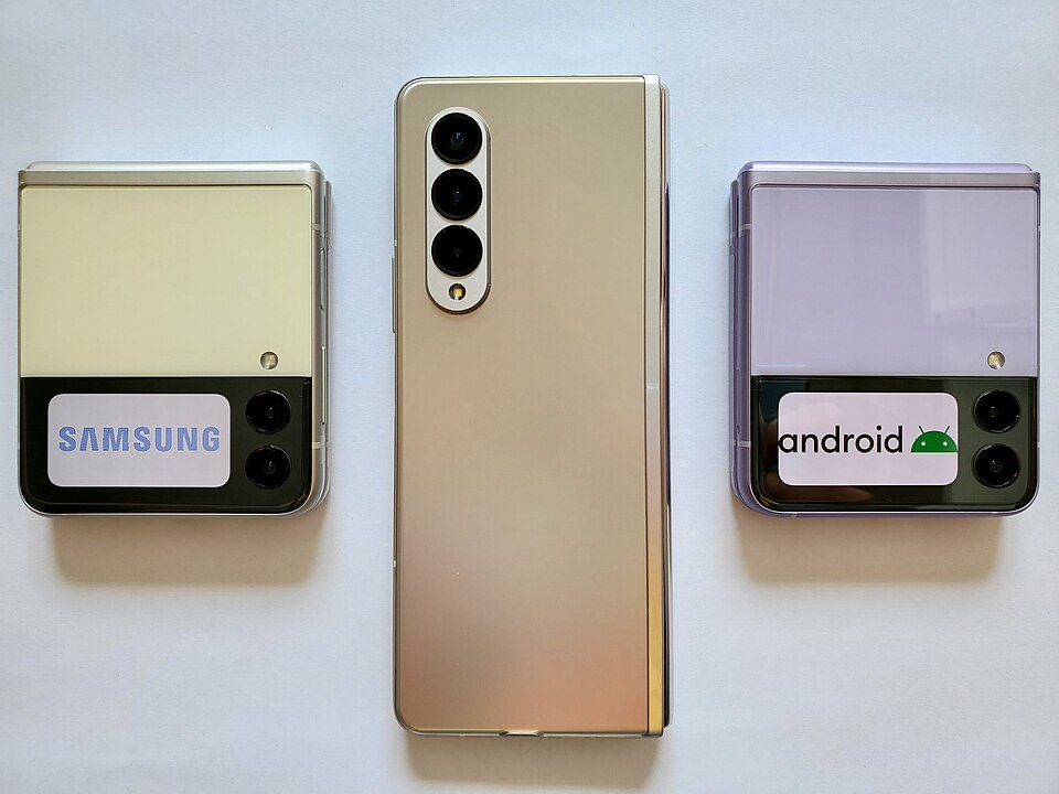 Samsung Galaxy Z Flip
Samsung Galaxy Z Fold