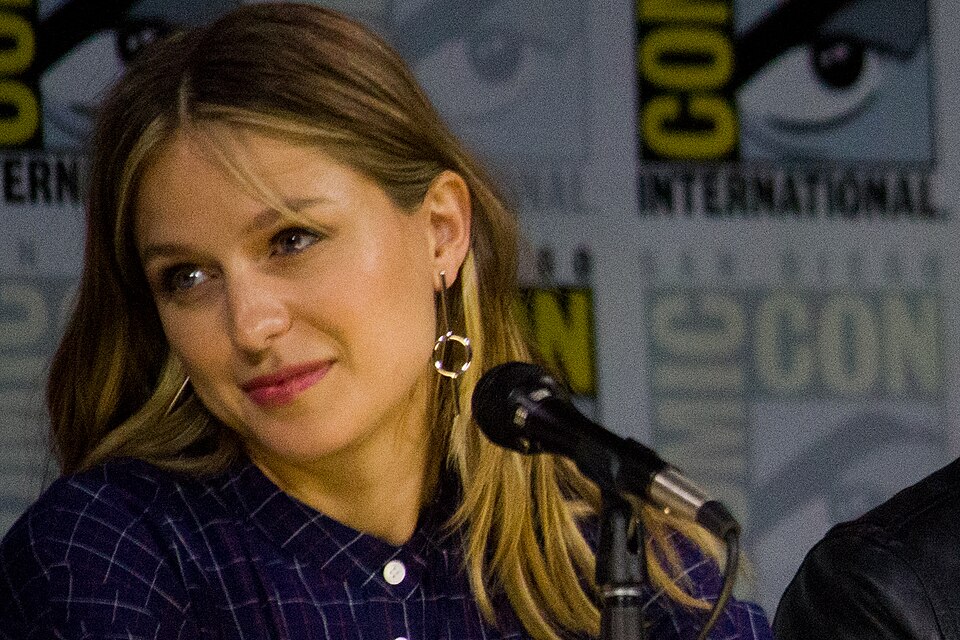 Kelty Greye's Bedroom Cover of "The Middle" Became the Most Debated Song in Supergirl