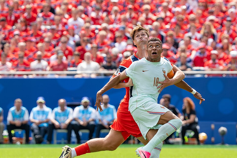 France Beats Morocco 2-0 To Reach World Cup Semifinals