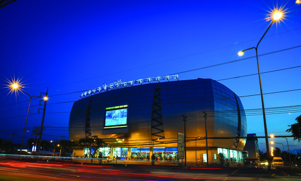 Lumpinee Boxing Stadium was originally located on Rama IV road, Pathumwan district, adjacent to the former Armed Forces Academies Preparatory School. The stadium was as high standard boxing arena as Rajadamnern Stadium. It was founded by then Maj.Gen.Praphas Charusathien, the commander of The 1st Di