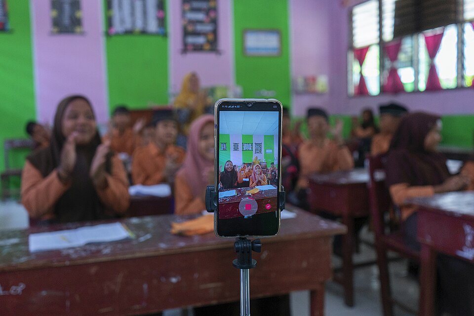 School Smartphone Bans Free Up Student Time but Miss Mental Health Goals