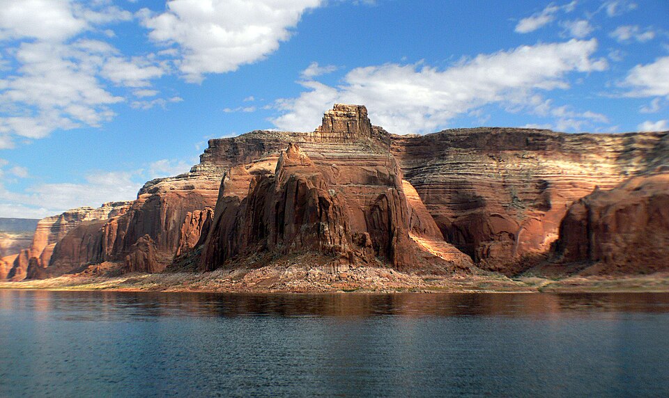 Lake Powell is a reservoir on the Colorado River, straddling the border between Utah and Arizona, United States. Most of Lake Powell, along with Rainbow Bridge National Monument, is located in Utah. It is a major vacation spot that around two million people visit every year. Wikipedia
Surface elevat