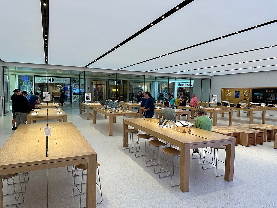 Apple Store, Maine Mall