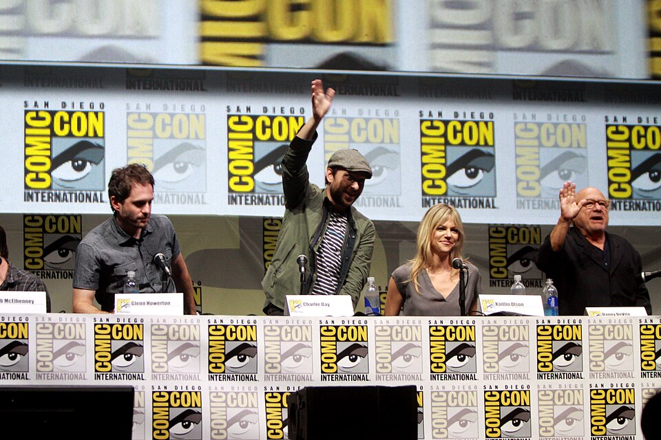 Glenn Howerton, Charlie Day, Kaitlin Olson and Danny DeVito speaking at the 2013 San Diego Comic Con International, for "It's Always Sunny in Philadelphia", at the San Diego Convention Center in San Diego, California.
Please attribute to Gage Skidmore if used elsewhere.

Please attribute to Gage Ski