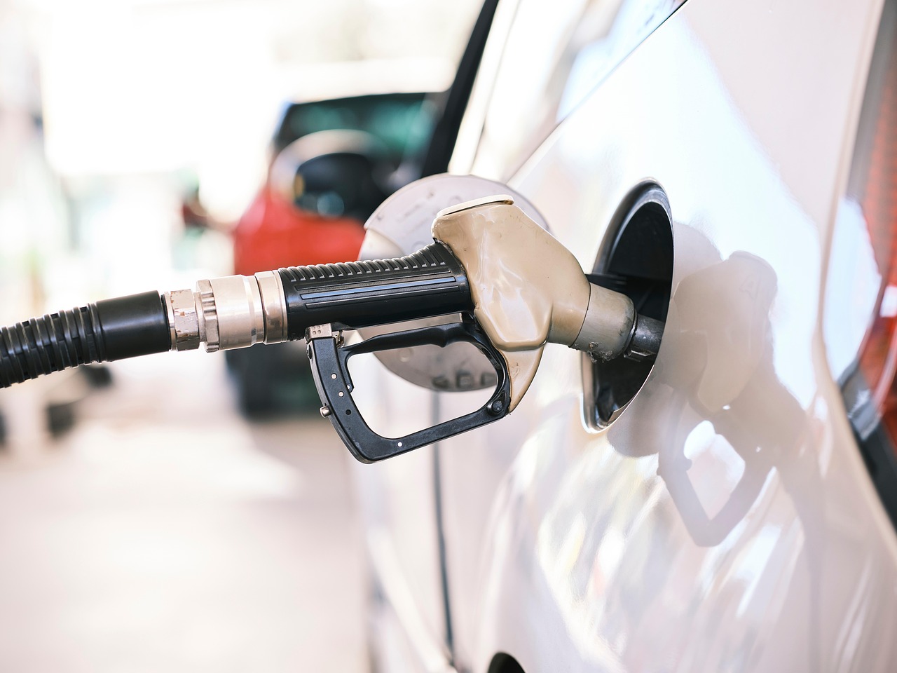 Gas Prices Hit Four Dollars a Gallon as U.S. and Iran Trade Attacks