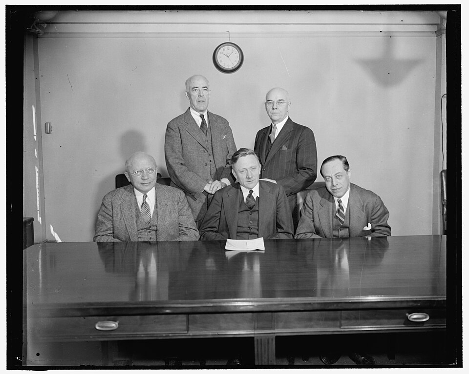 Title: ...] Securities &amp; Exchange Com
Abstract/medium: 1 negative : glass ; 4 x 5 in. or smaller