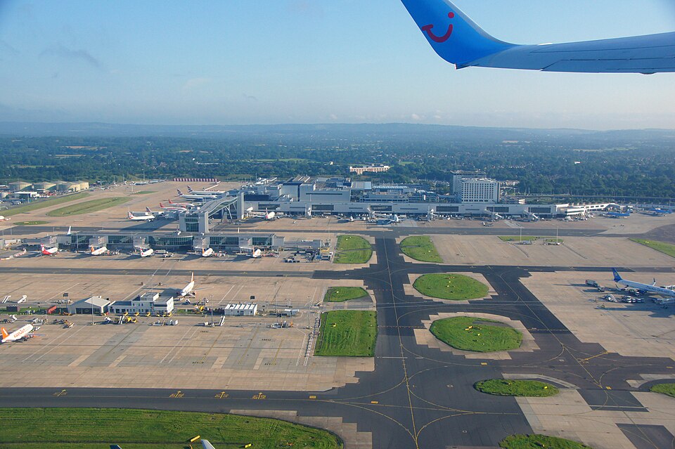 Gatwick Airport Loses Running Water, Closing Toilets and Restaurants