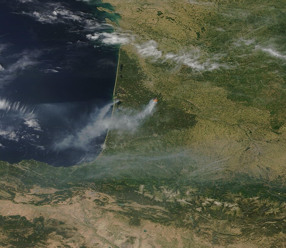 Wildfires Force More Than 265,000 People From Homes in France and Spain