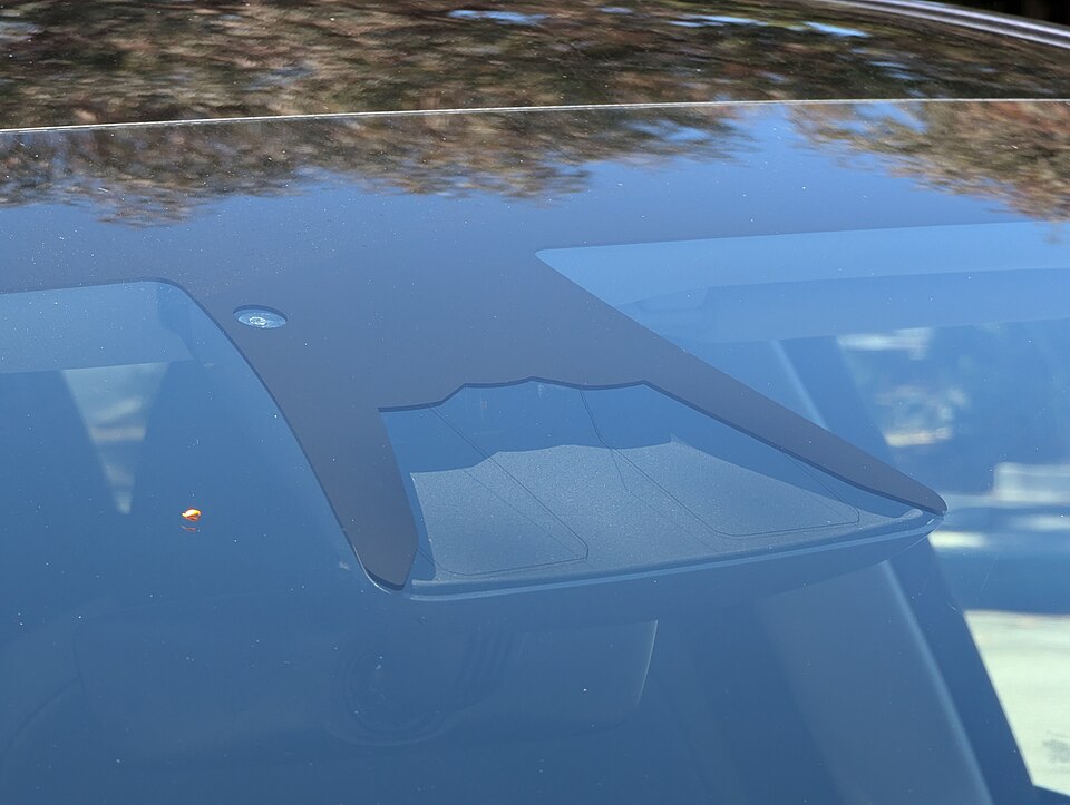 Front camera array in windshield, taken in San Mateo, California (left-hand drive region).