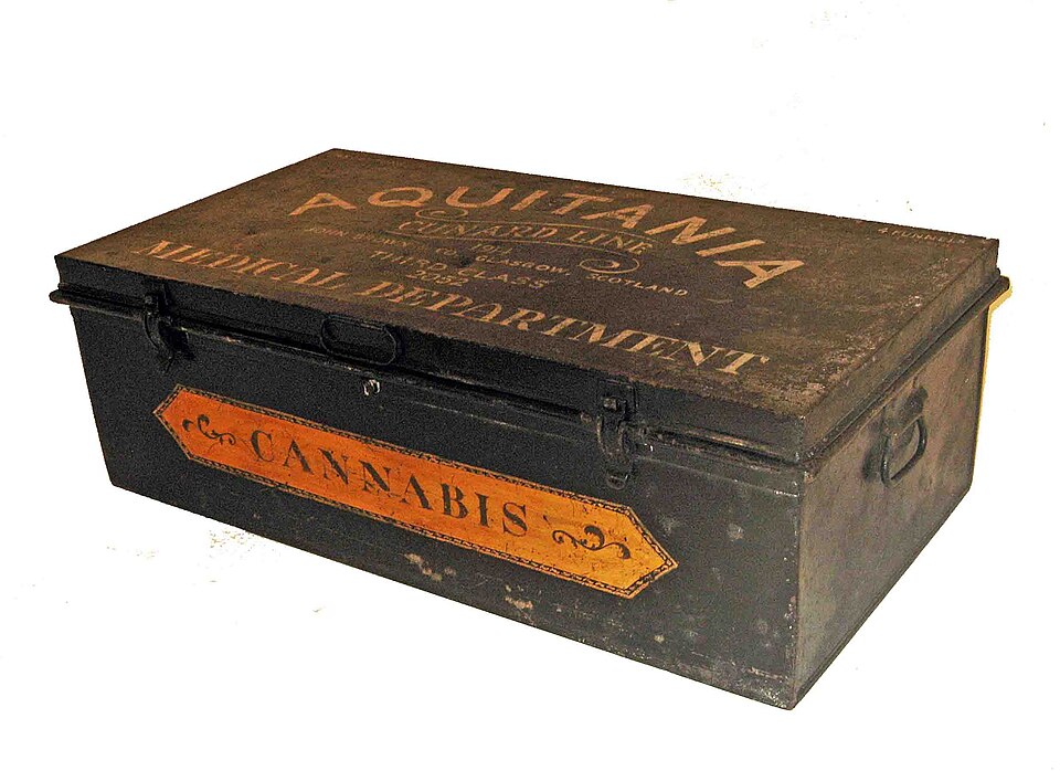 1914 RMS AQUITANIA CANNABIS MEDICAL DEPT. SUPPLY CHEST GENERAL VIEW
