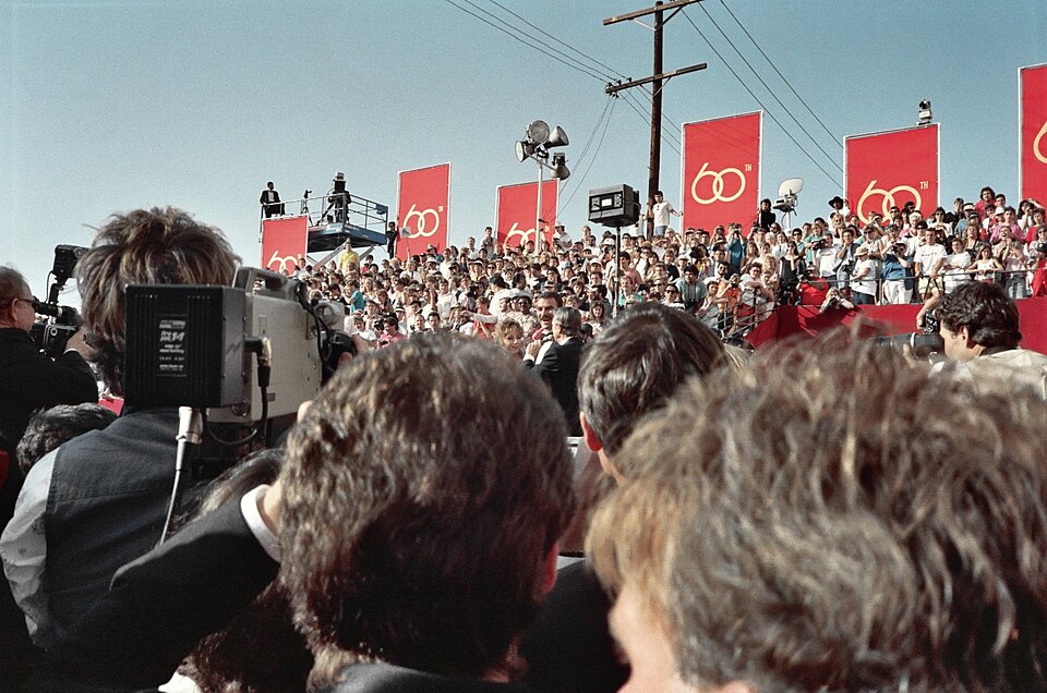 1988 Academy Awards
NOTE:  Permission granted to copy, publish, broadcast or post any of my photos, but please credit "photo by Alan Light" if you can. Thanks.

Scanned from the original 35MM film negative.