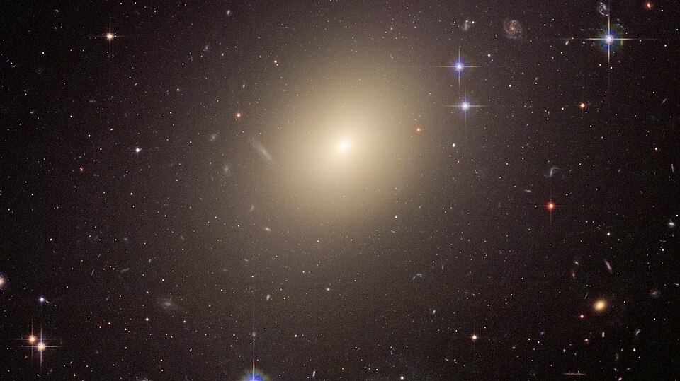 Hubble Illuminates Cluster of Diverse Galaxies (Abell S0740) - This image from NASA's Hubble Space Telescope shows the diverse collection of galaxies in the cluster Abell S0740 that is over 450 million light-years away in the direction of the constellation Centaurus.
The giant elliptical ESO 325-G00