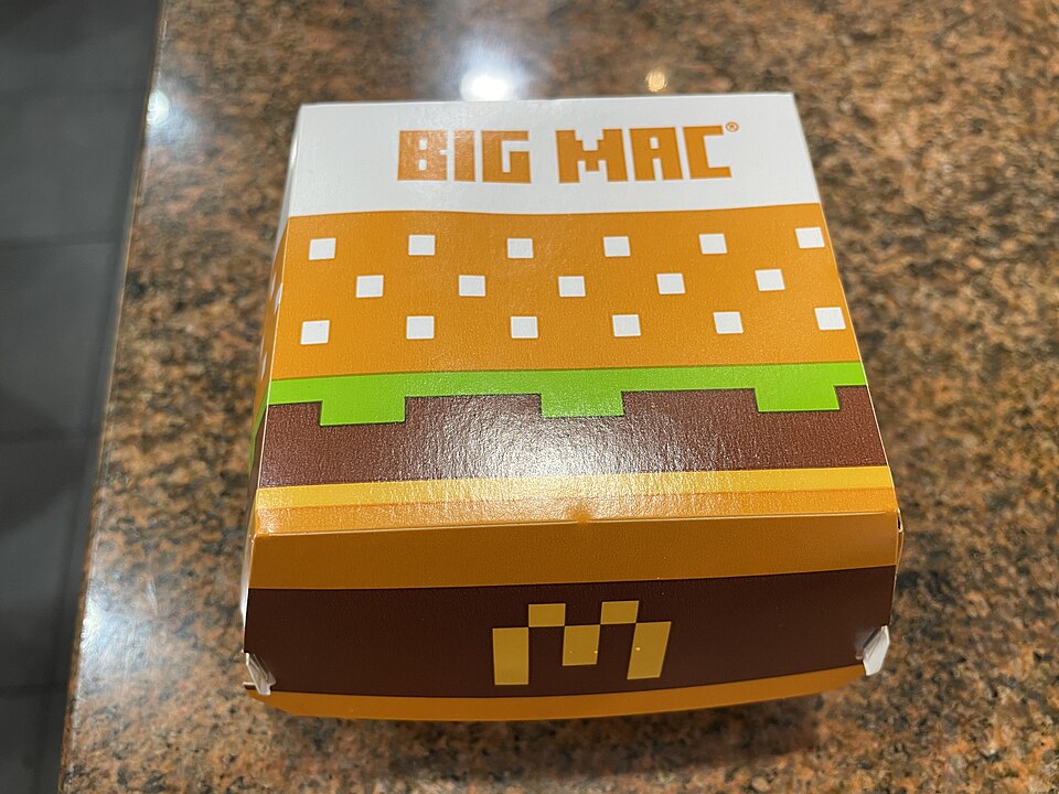 Big Mac
at McDonald's Elizabeth Street
（April 23, 2025, AM11:57）

 This photo was taken with iPhone 12 Pro