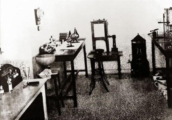 Laboratory of Hospital of Abadan Refinery - 1948.