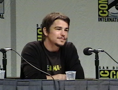 Josh Harnett at Comic Con 2007 to promote 30 Days of Night.
