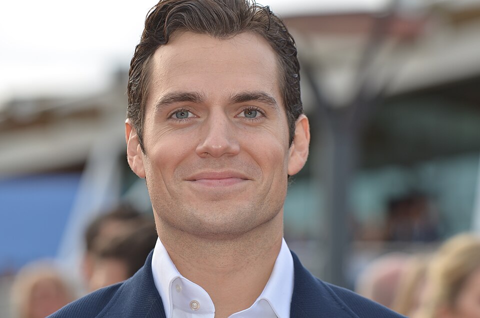 Henry Cavill Confirms Mike Flanagan Will Write Warhammer 40K Live-Action Series