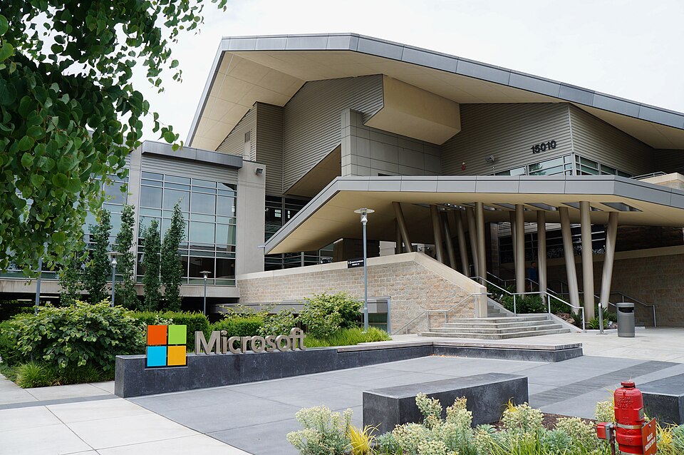 Big Tech AI Investment Gains Push Microsoft Stock to 26-Year Rally Streak
