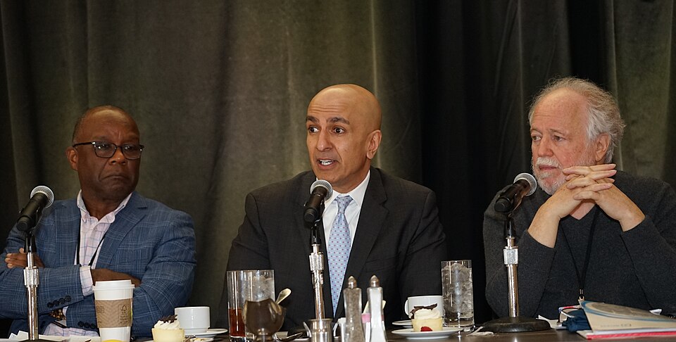 Fed's Kashkari Calls for Rate Hikes Now to Prevent Bigger Increases Later