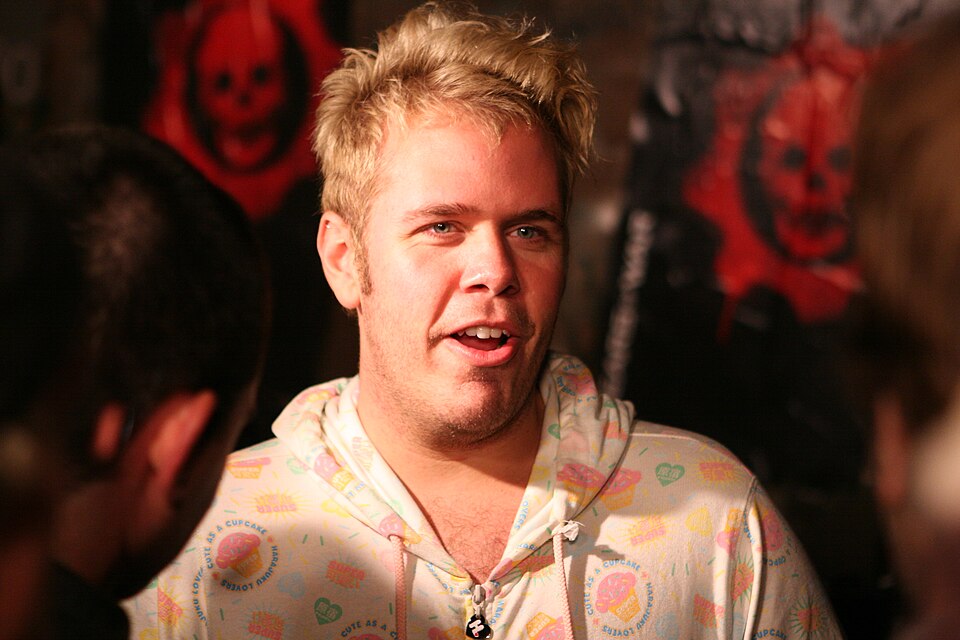 Celebrity Blogger Perez Hilton Hospitalized After Self-Harm Livestream