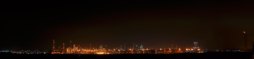 Houthis Attack Saudi Aramco Refinery, Iran Blocks Strait of Hormuz Talks