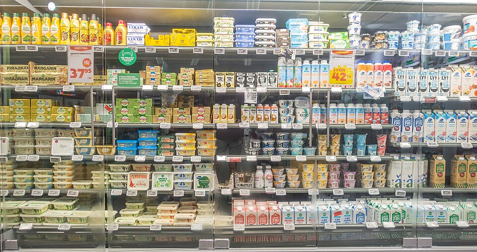 Full-Fat Dairy Does Not Raise Cholesterol or Body Weight, Study Finds