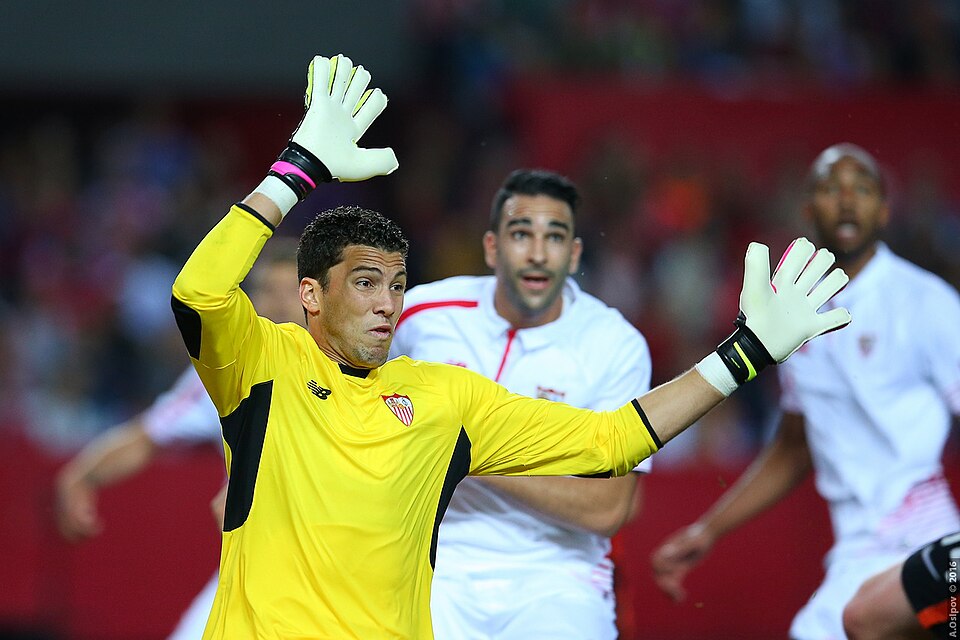 EFA Europa League 2015/16. Semi-finals. Return leg.
May 5, 2016. Spain. Seville. Ramon Sanchez Pizjuan. 17 oC. Att: 41,269.
Sevilla, Spain 3-1 (1-1) Shakhtar Donetsk, Ukraine
Goals: 1-0 Gameiro (9), 1-1 Eduardo (44), 2-1 Gameiro (47), 3-1 Mariano Ferreira (59)
Sevilla: Soria, Tremoulinas (Escudero,
