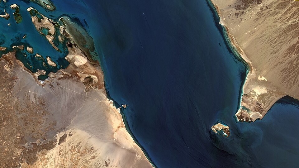 Houthi Attack Kills Six as Red Sea and Gulf of Oman Tensions Rise