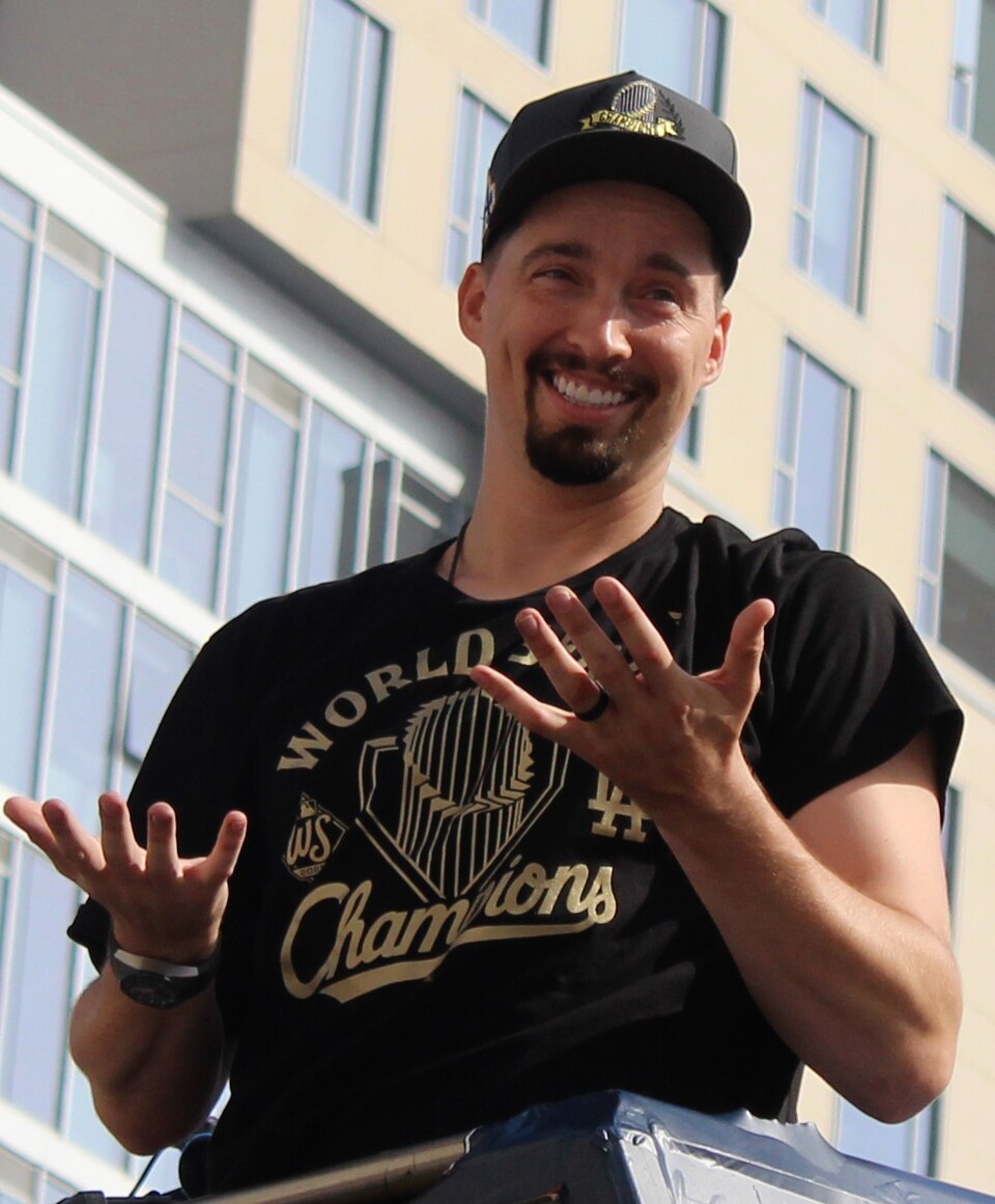 Blake Snell at the Los Angeles Dodgers parade doing the "6-7" meme, 2025