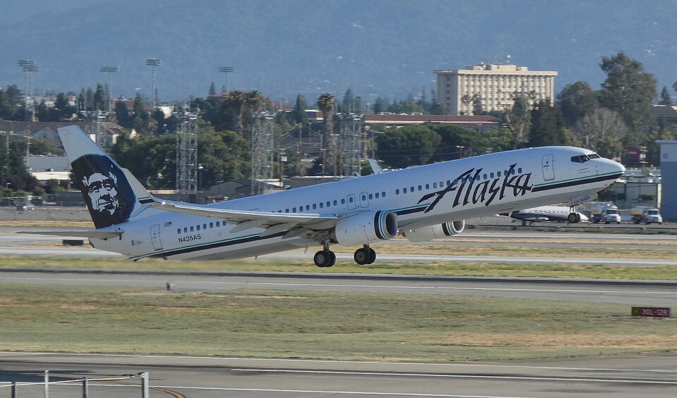 Flight 309 take off from runway 30R, San Jose, CA to Portland, OR
