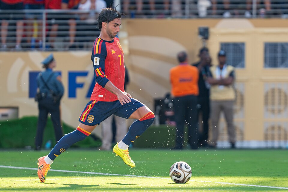 PSG Signs World Cup Winner Ferran Torres From Barcelona for 50 Million Euros