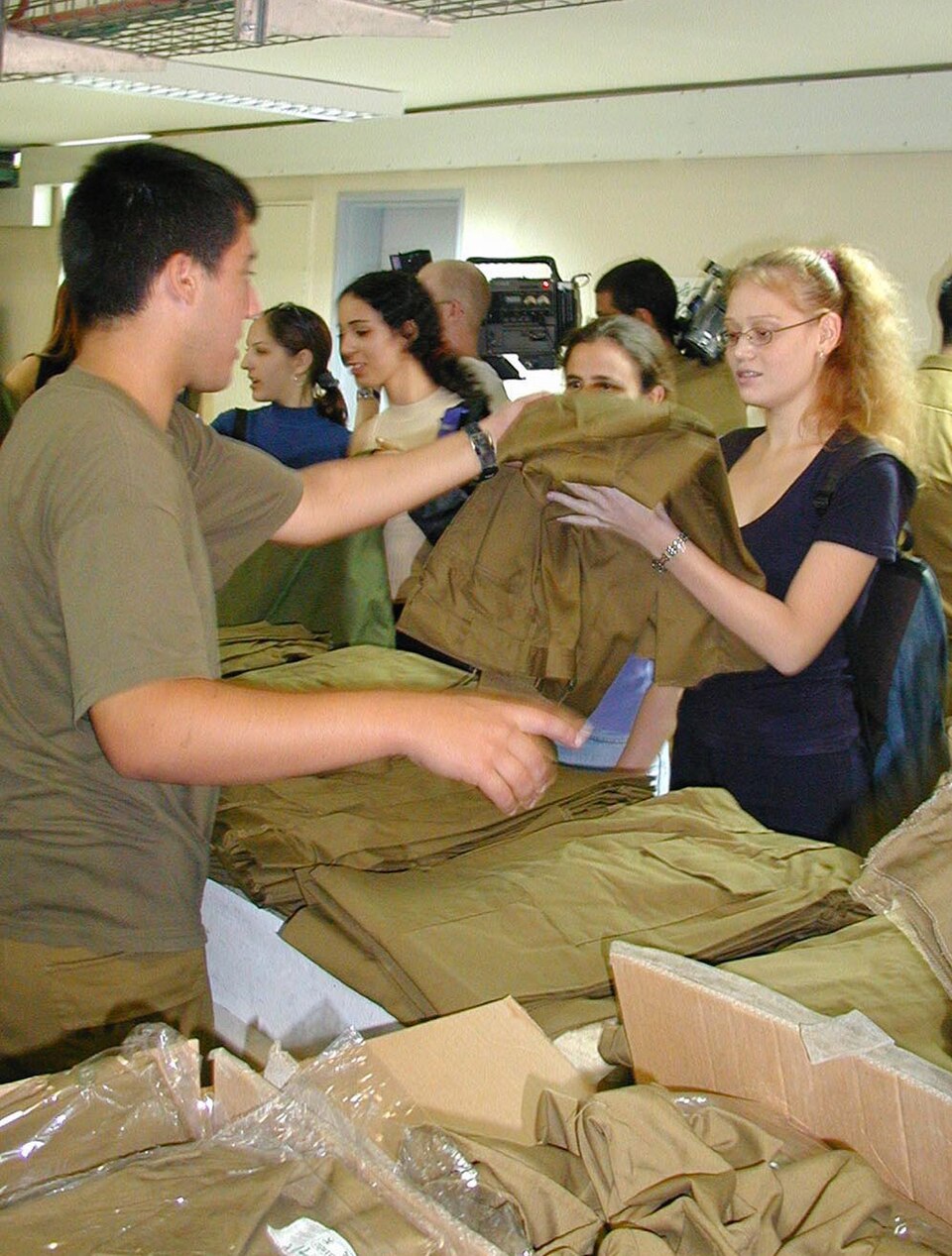 Military Recruiting Numbers Rise, But Economy Drives Enlistments Not Politics