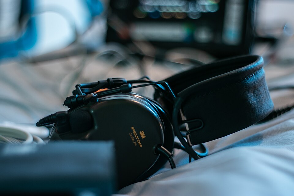 Headset connected to a lightweight, all-in-one Tempus Pro monitoring device with telemedicine capabilities for healthcare professionals. 
Offering ultrasound, laryngoscopy and electrocardiogram among other features, the Tempus Pro devices allow operators to quickly check a patient’s vital parameters