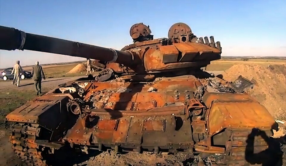 Busted T-72BA tank during August battle clashes in the War in Donbass. This is a frontal view of the tank: File:Busted T-72BA near Starobesheve in East Ukraine.jpg