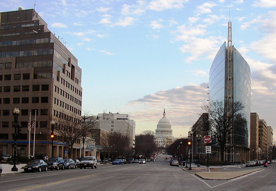 Photo of National Association of Realtors Building with Capitol in the background. 

Photo taken by uploader. All rights released. Williamborg 01:48, 13 February 2007 (UTC)