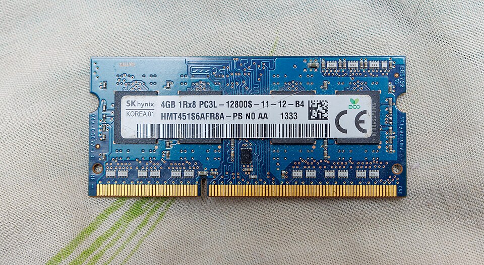 SK HYNIX HMT451S6AFR8A-PB 4GB PC3-12800 DDR3-1600MHz SINGLE RANK MEMORY MODULE FRONT