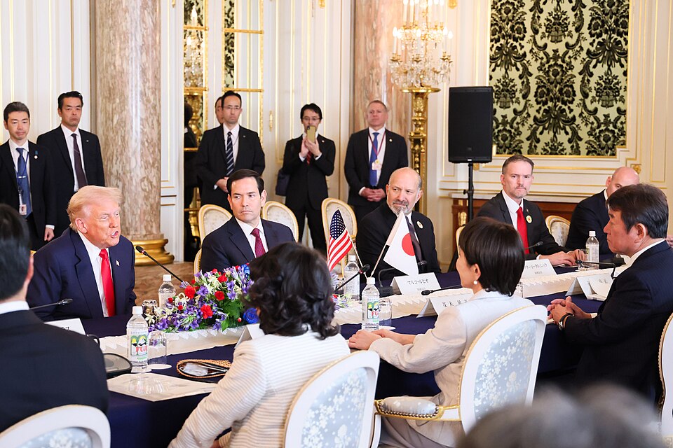 On October 28, 2025, Prime Minister Takaichi held a summit meeting with the Honorable Donald J. Trump, President of the United States of America, at the State Guest House, Akasaka Palace.
Following a salute and guard of honor ceremony, the two leaders held a summit meeting, which was followed by a s