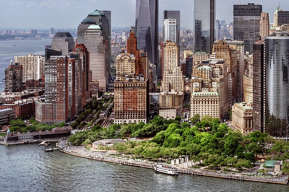 500px provided description: Free Creative Commons Photography. Use this photo however you like. Find more CC photos here: goo.gl/photos/6TB8VNQ6ADSk9T729 [#city ,#water ,#buildings ,#urban ,#architecture ,#cityscape ,#new york ,#building ,#new york city ,#nyc ,#manhattan]