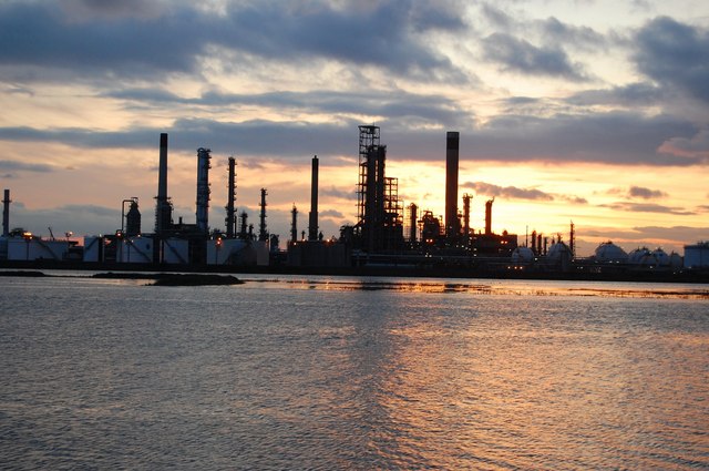 Global Oil Refining System Under Pressure From Ukraine Attacks and U.S. Capacity Limits