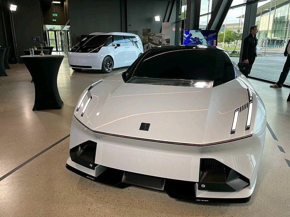 Lynk &amp; Co The Next Day Concept and Zeekr Waymo autonomous EV