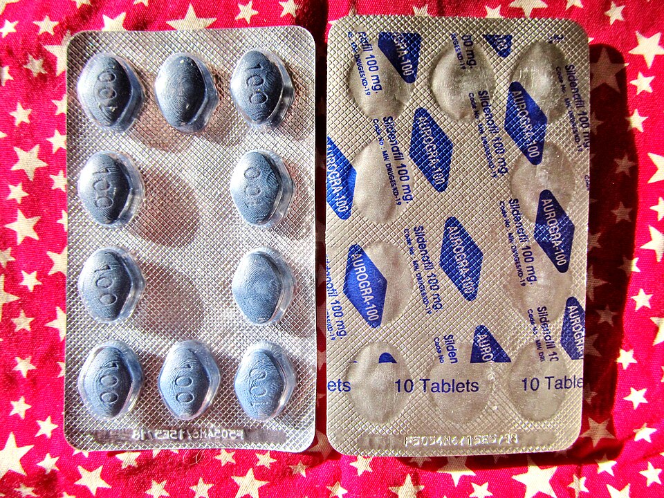 Friend of mine, knowing my interest in pills (LSD and MDMA) brought these over for me to take pictures of and expose. I told him I could get thousands of views and expose the fraud.
Package says Aurogra-100, Sildenafil 100 mg, 10 Tablets, Code No: MH Drugs/KD-19.
Mailed from RX International, Airmai