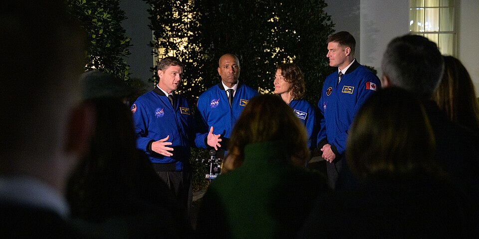 Artemis II Crew Receives Congressional Space Medal of Honor From President Trump