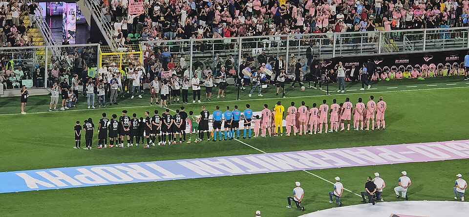 Scorcio della gara di Anglo-Palermitan Thropy tra Palermo FC e Manchester City FC, disputata il 9 agosto 2025 allo stadio Renzo Barbera