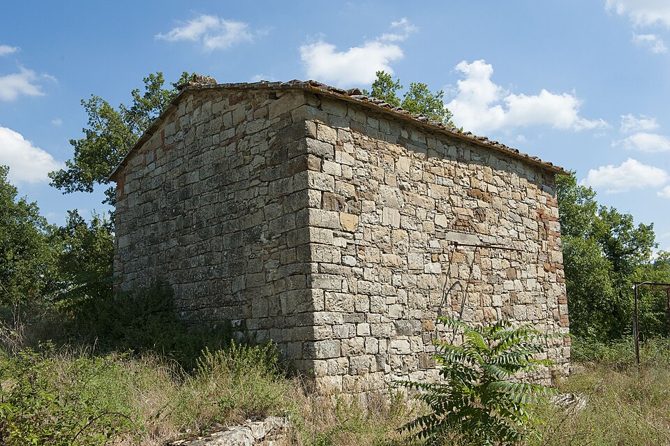 Parte tergale della chiesa di san Paolo a San Polo (Tavarnelle Val di Pesa)