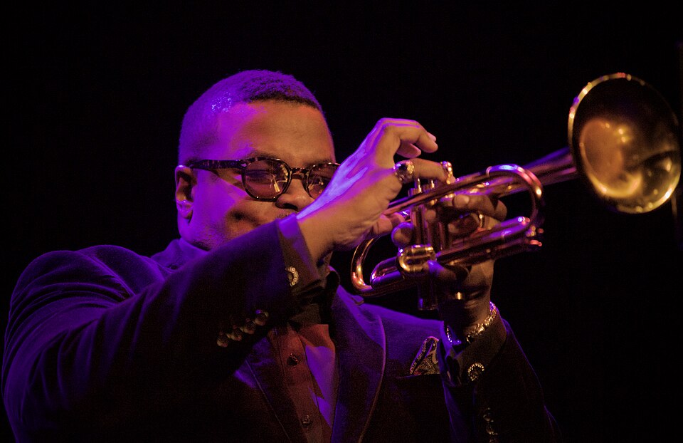 Jeremy Pelt is een van de beste en heldhaftigste jazztrompettisten van dit moment. Zijn geluid doet denken aan legendarische trompettisten als Lee Morgan of Freddie Hubbard. Vanavond presenteert Pelt de muziek van zijn nieuwe album Jeremy Pelt The Artist. De meervoudige Downbeat Critics Poll-winnaar