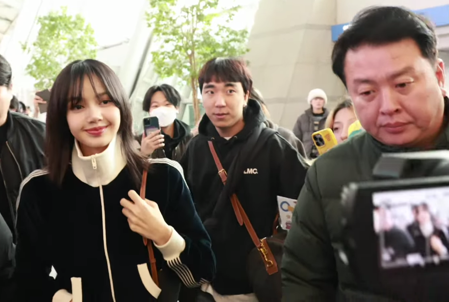 BLACKPINK's Lisa Drops Bangkok-Shot Video for Rap Single SaWaDiKa