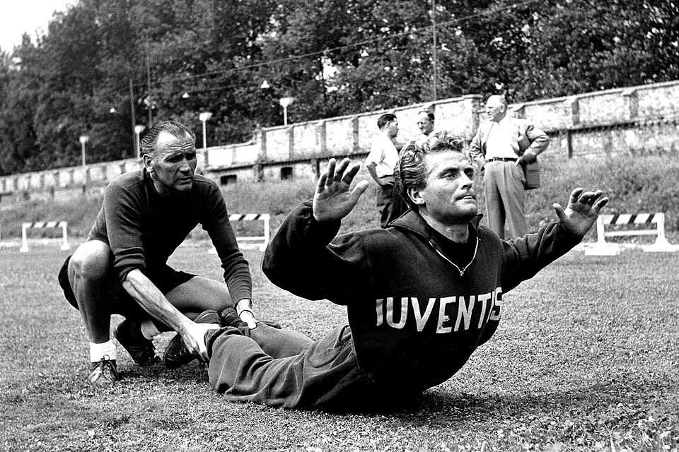 Juventus Lose Defender Juan Cabal to Training Injury Early in Season