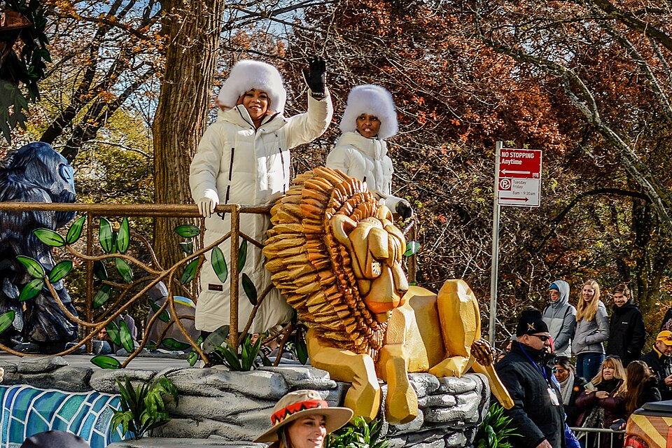 TLC at 2019 Macys Thanksgiving Day Parade