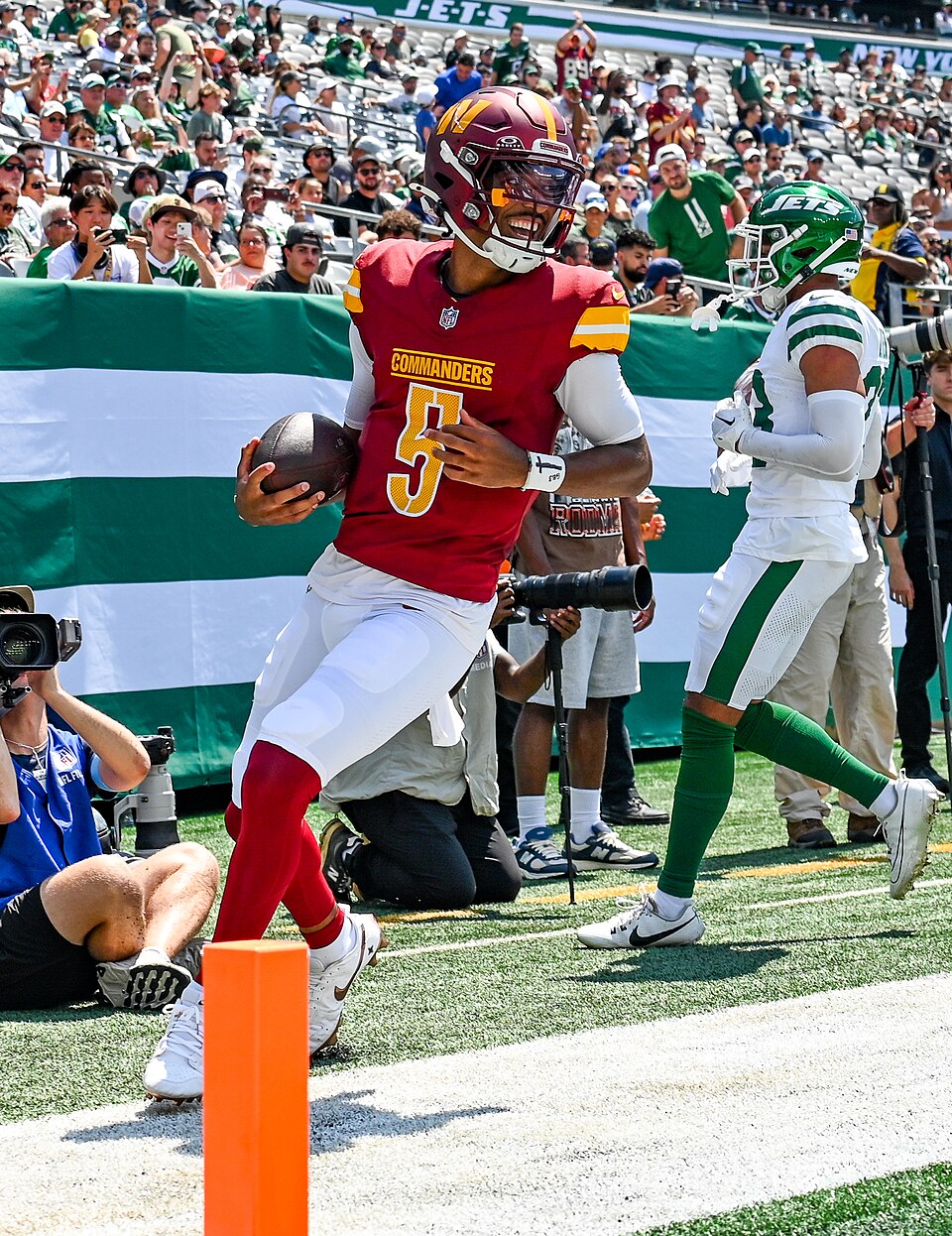 Jayden Daniels TD
