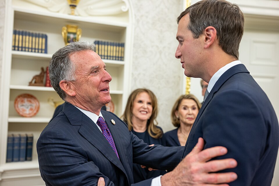 Ukraine War: Trump Envoys Meet Zelenskyy Amid Ongoing Strikes