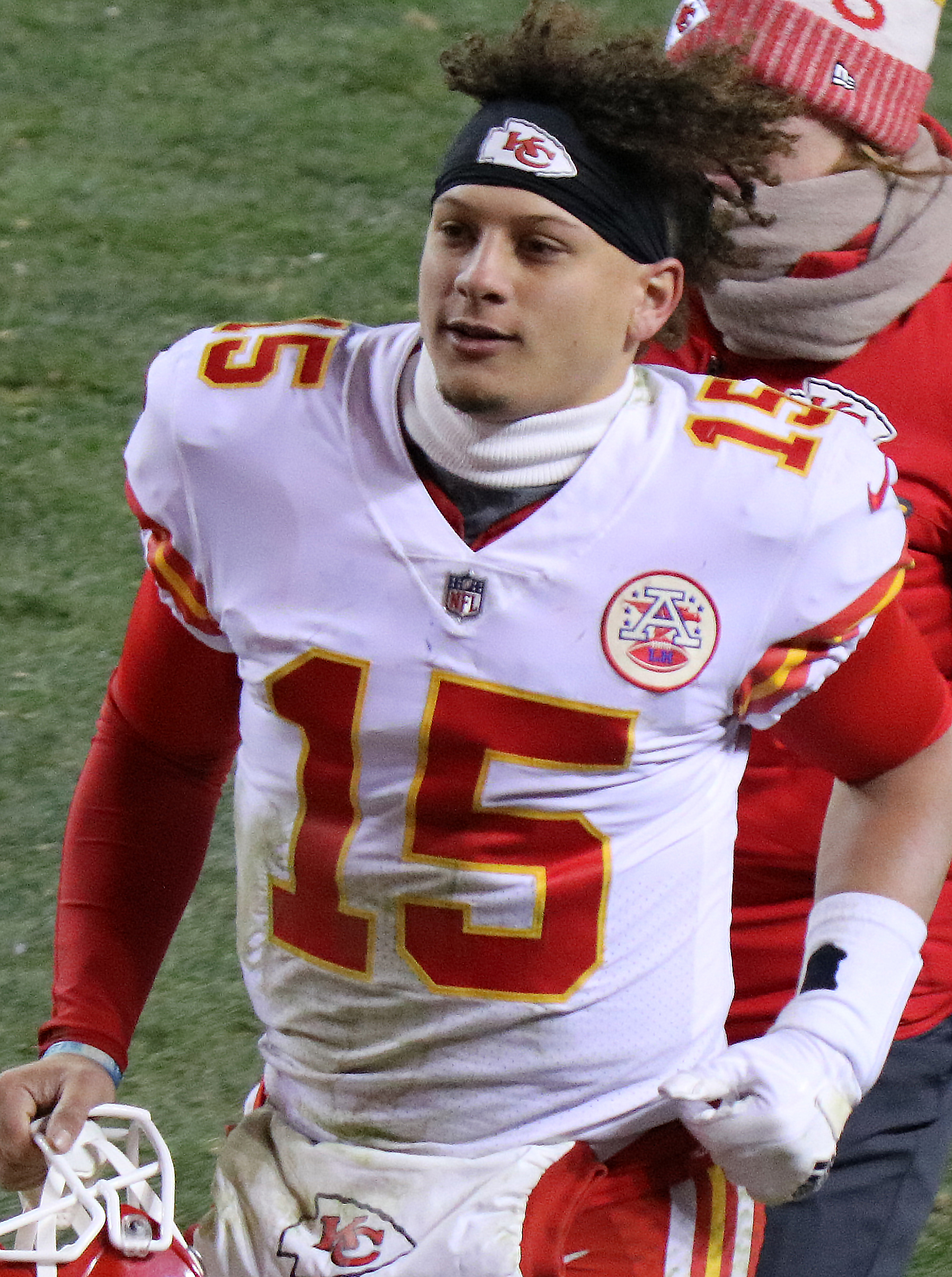 Mahomes Returns to Lead Chiefs Over Broncos